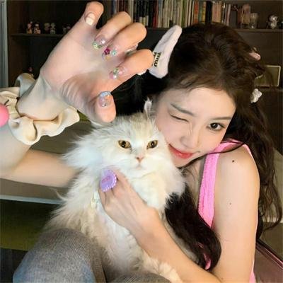 步步沦陷，娇妃她有亿点强